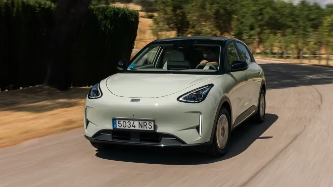 Geely E2 na parte dianteira