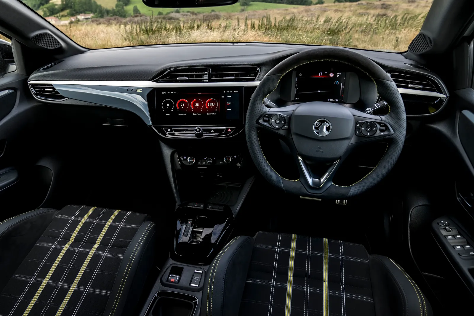 Per quanto si possa criticare, l’abitacolo della Corsa GSE è più semplice da utilizzare rispetto ad alcuni concorrenti più recenti || (Foto: Vauxhall)