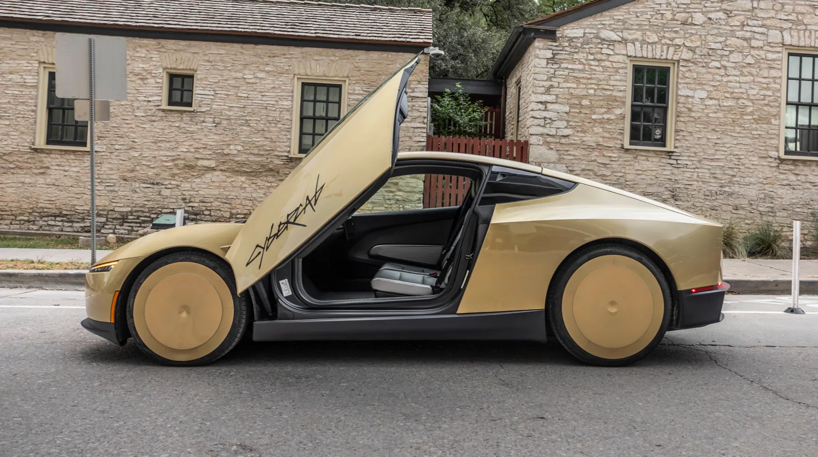 Vidéo – Cette scène avec un Tesla Cybercab montre une (énorme) faiblesse des robotaxis