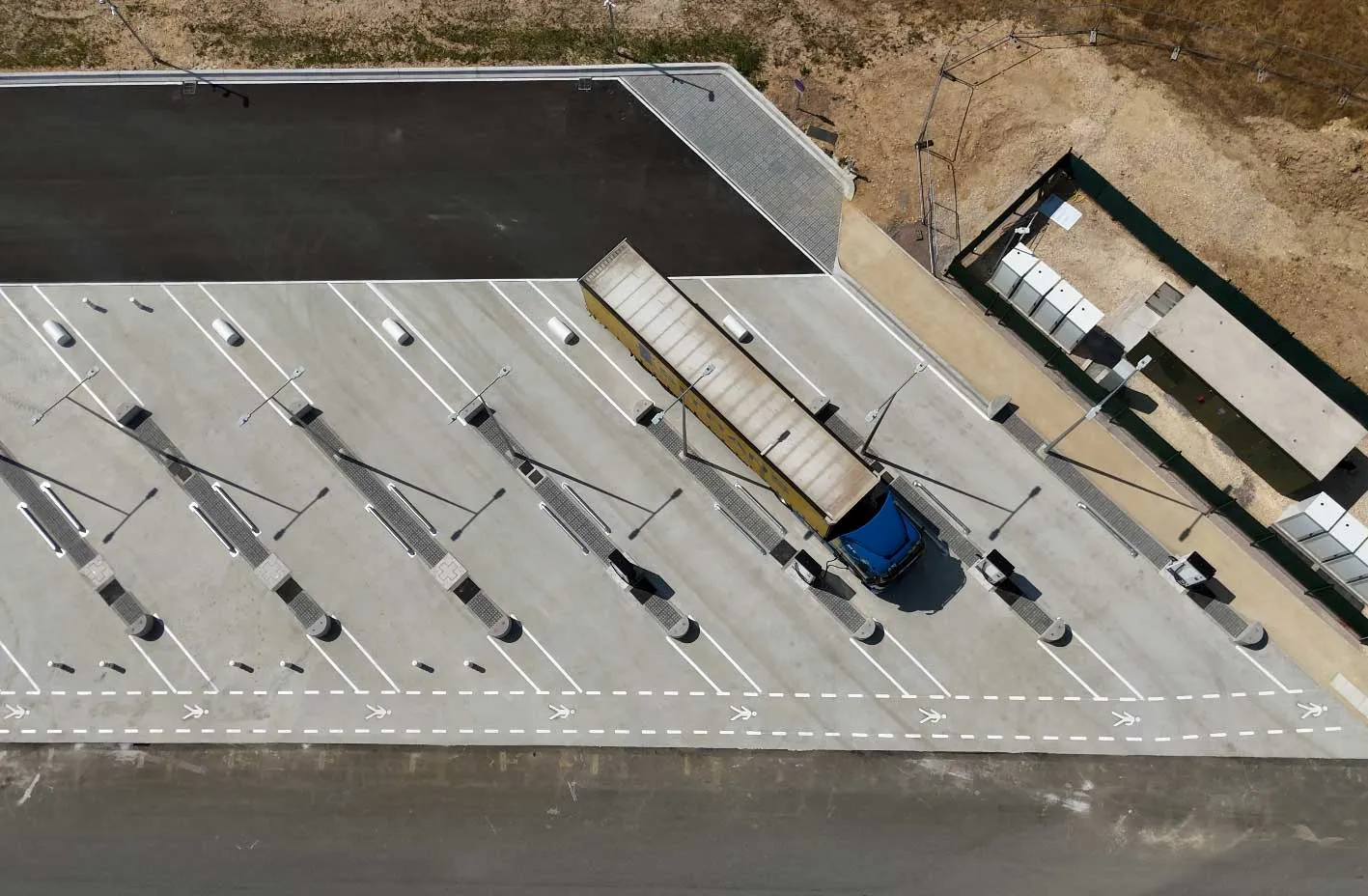 Vinci mise 90 millions d’euros sur ces stations capables de recharger un camion électrique en 45 minutes