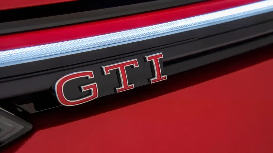 GTI-Emblem am Volkswagen Golf