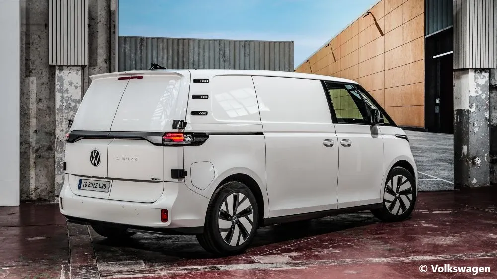 Para atender às expectativas de mais profissionais, a Volkswagen lança uma versão alongada de seu utilitário elétrico ID. Buzz Cargo.