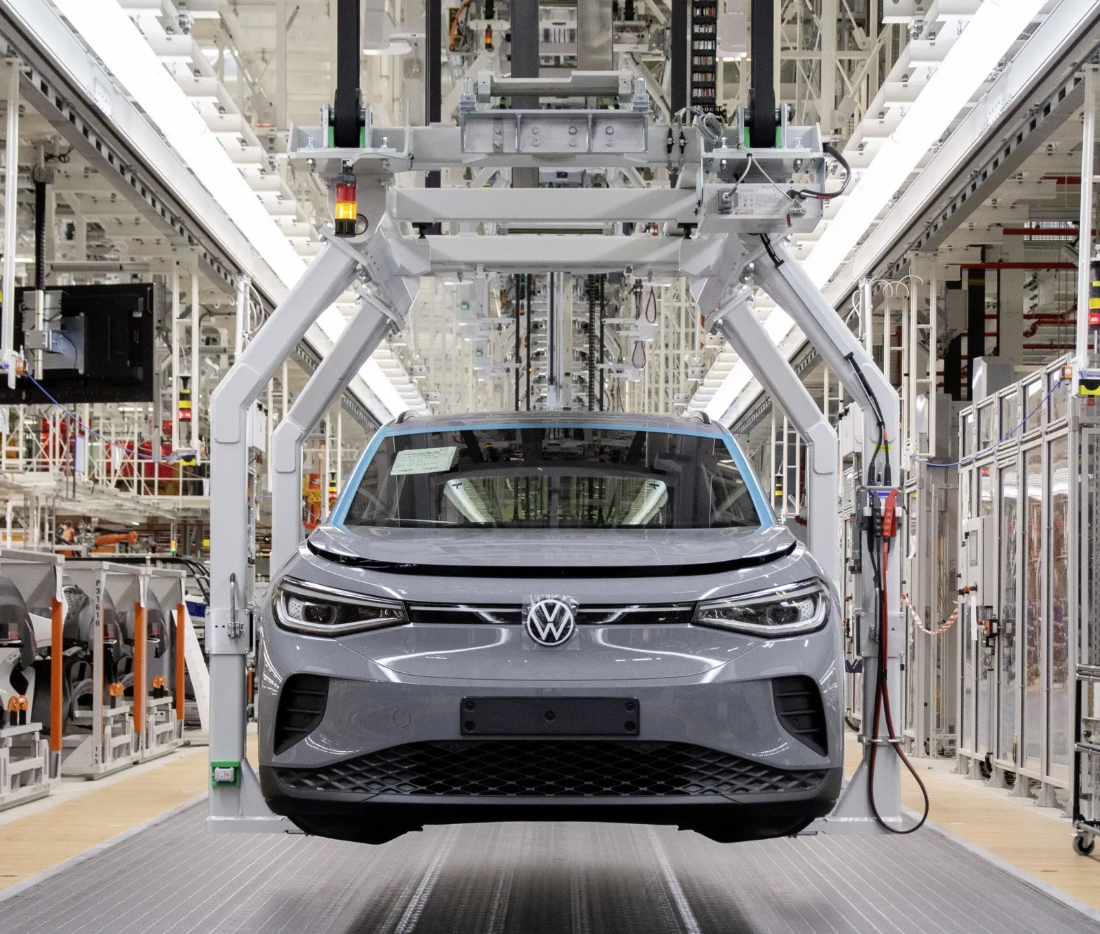 Volkswagen potrebbe chiudere quattro fabbriche in Germania. Tra queste ci sono impianti che producono veicoli elettrici - Riduzione delle fabbriche Volkswagen a Emden 1
