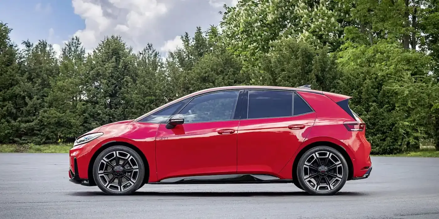 El nuevo hatchback eléctrico de Volkswagen ofrece más potencia que el Golf GTI [Imágenes]