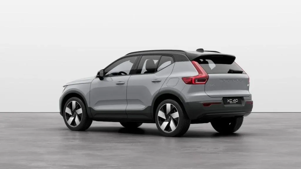 Volvo aggiorna i modelli XC40, EX40 e EC40: cambierà il design e arriveranno nuove tecnologie - Volvo XC40 1