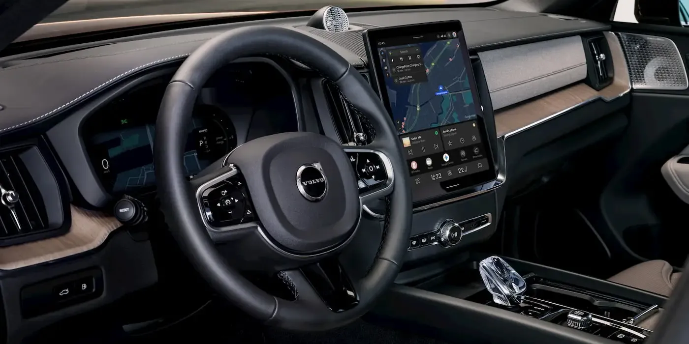 Volvo-long-range-XC60-PHEV-interior