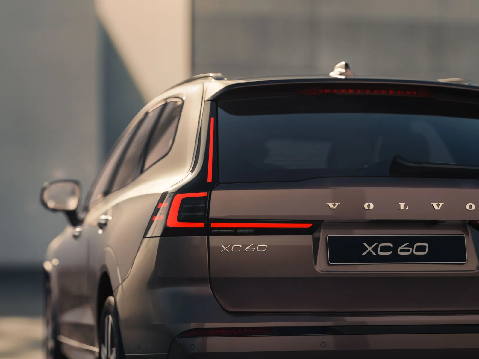 Volvo XC60: hybryda niemal jak elektryk. 200 km bez benzyny