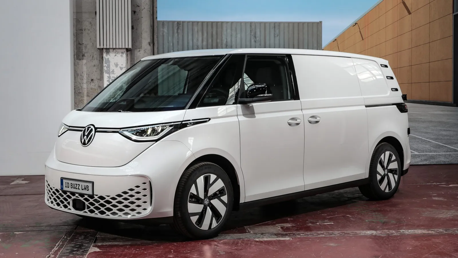 VW ID. Buzz Cargo com entre-eixos longo: espaço para paletes europeias