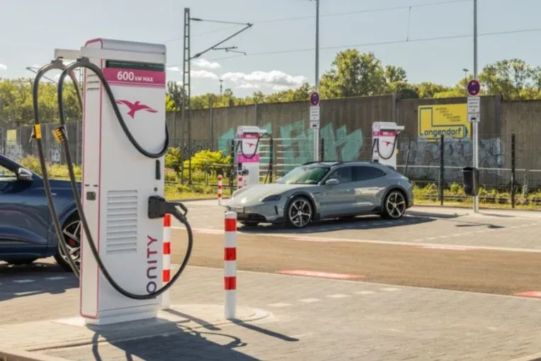 Image 7: Ionity ladestation charging station alpitronic hyc karslruhe