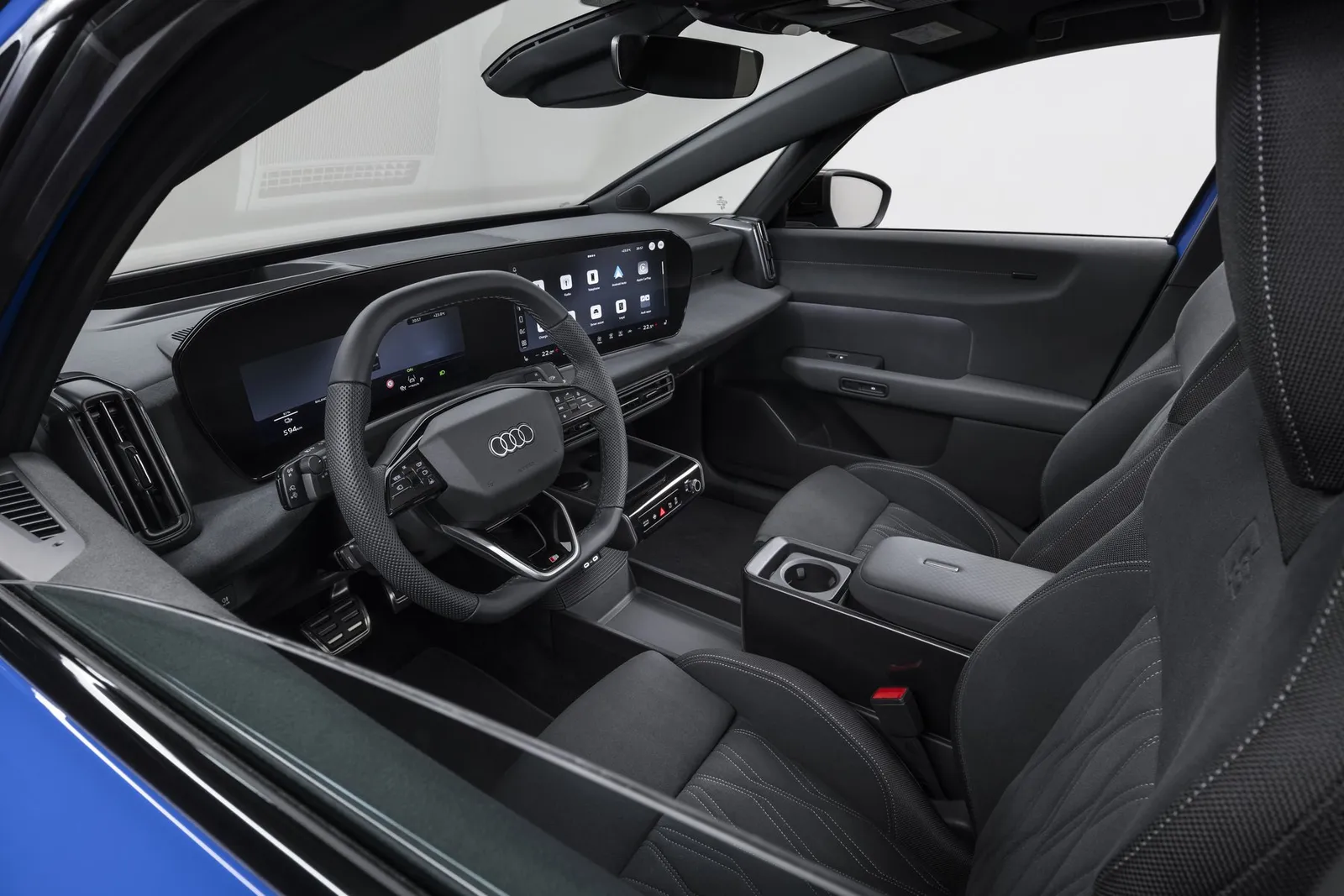 Image 3: Audi a2 e tron premiere