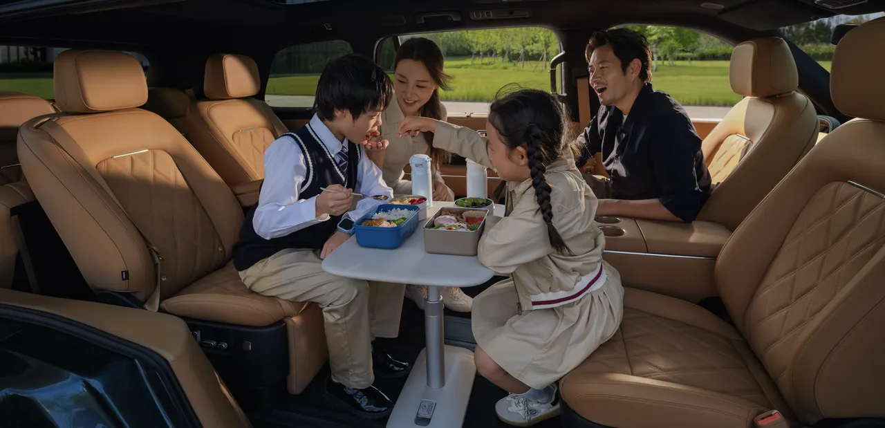 xiaomi-skynomad-interior-rotating-seats
