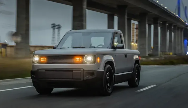 Il Fathom camuffato percorre Las Vegas. Un pick-up elettrico per meno di 30 mila dollari - Slate