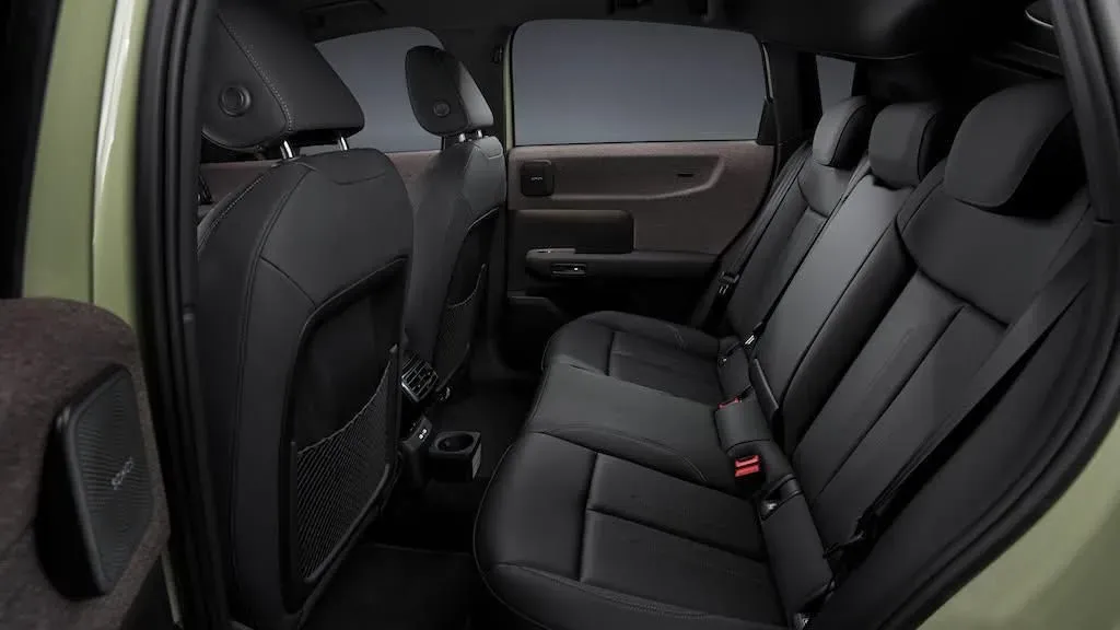 Zdjęcia Audi A2 e-tron wyciekły tuż przed premierą. Teraz czekamy na cennik - Audi A2 e tron 1