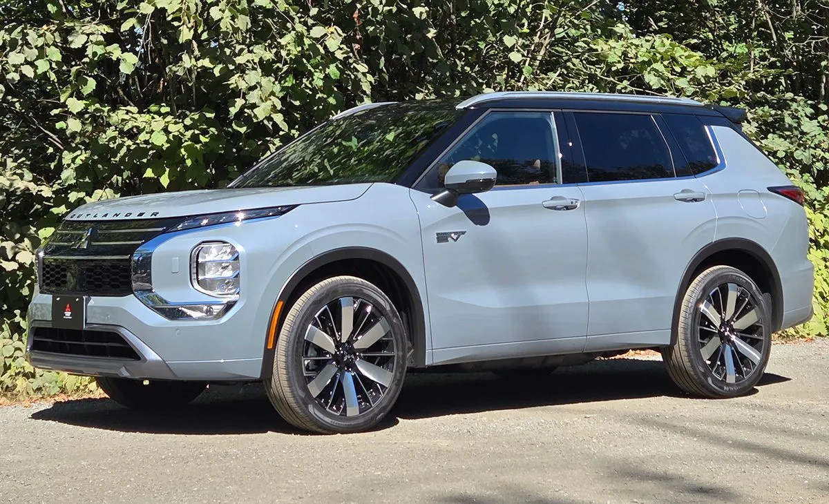 2026 Mitsubishi Outlander PHEV: First drive of updated 45-mile plug-in hybrid SUV