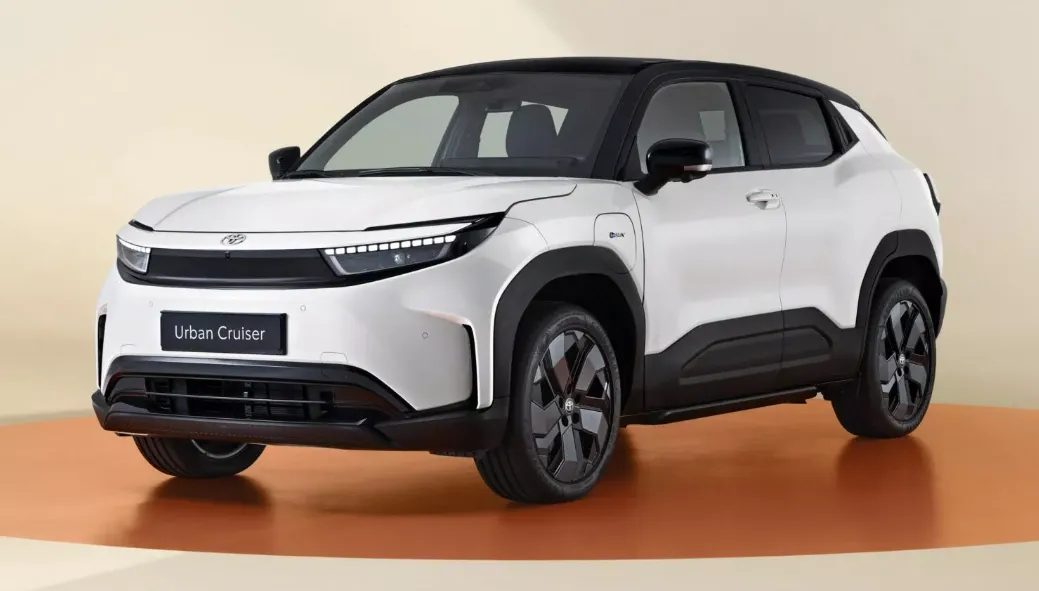 Toyota shows off the smaller brother to the Land Cruiser (photo)