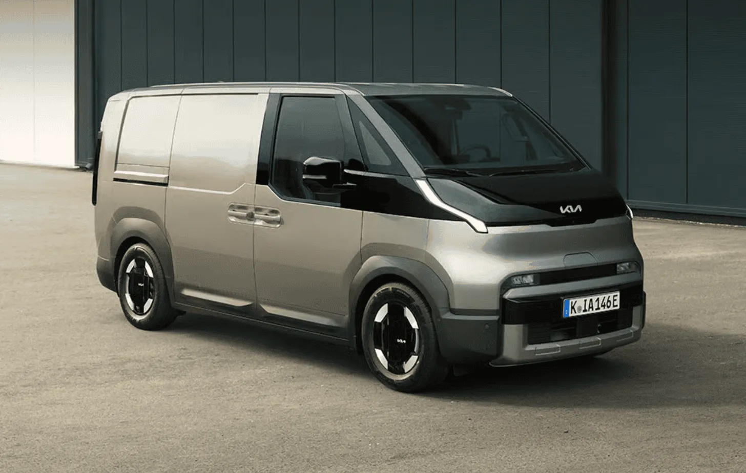 Kia’s first electric van makes a big splash in its European debut