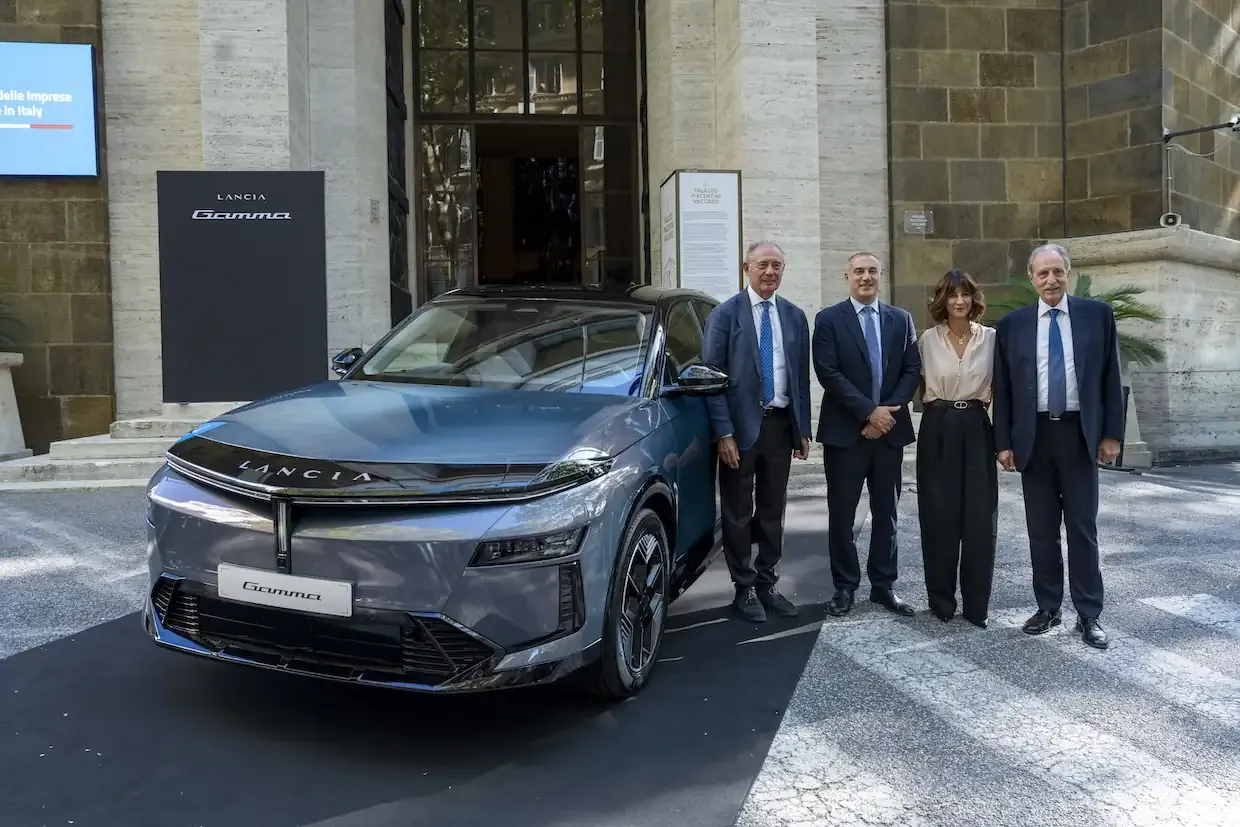 Lancia unveiled the new Gamma: will it become the flagship crossover symbolizing the brand’s revival, or a new failure for the company?