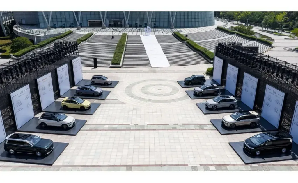 Leapmotor стане першим у світі серійним електромобілем без 12-вольтної АКБ