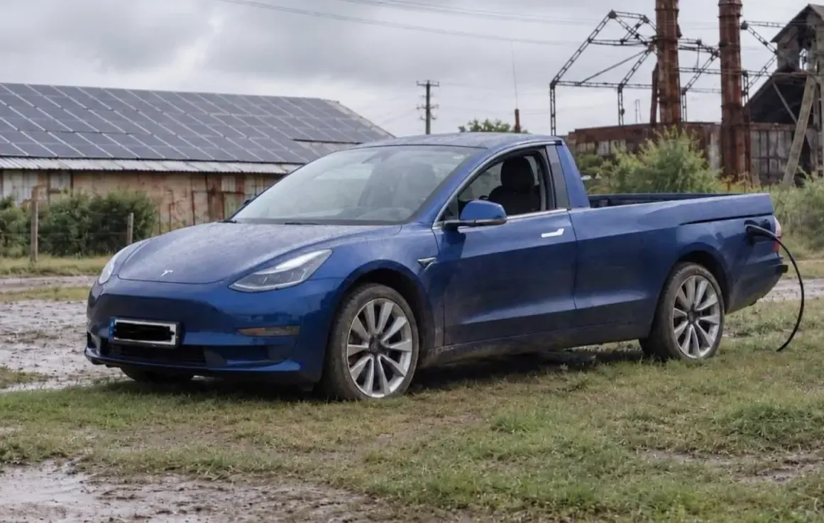 Як Tesla Model 3 в Україні переобладнали на пікап