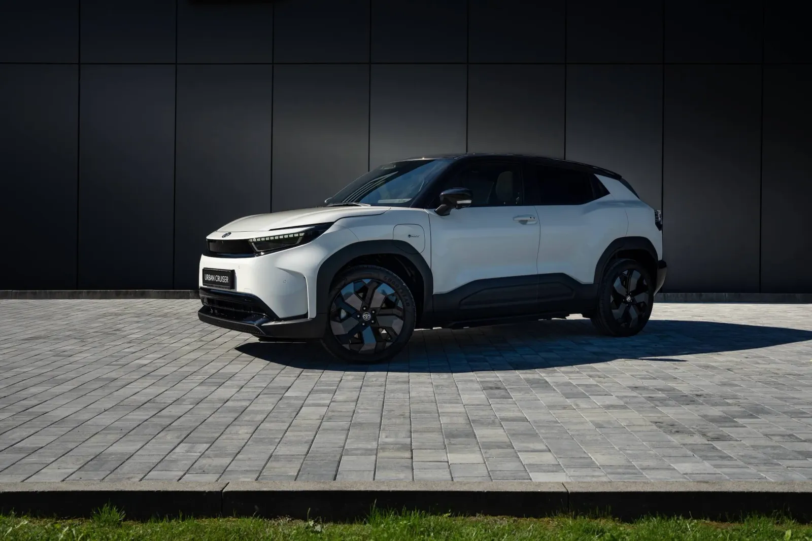 Toyota Urban Cruiser from 967 PLN net. Over 3 years, the cost rises to 57,560 PLN.